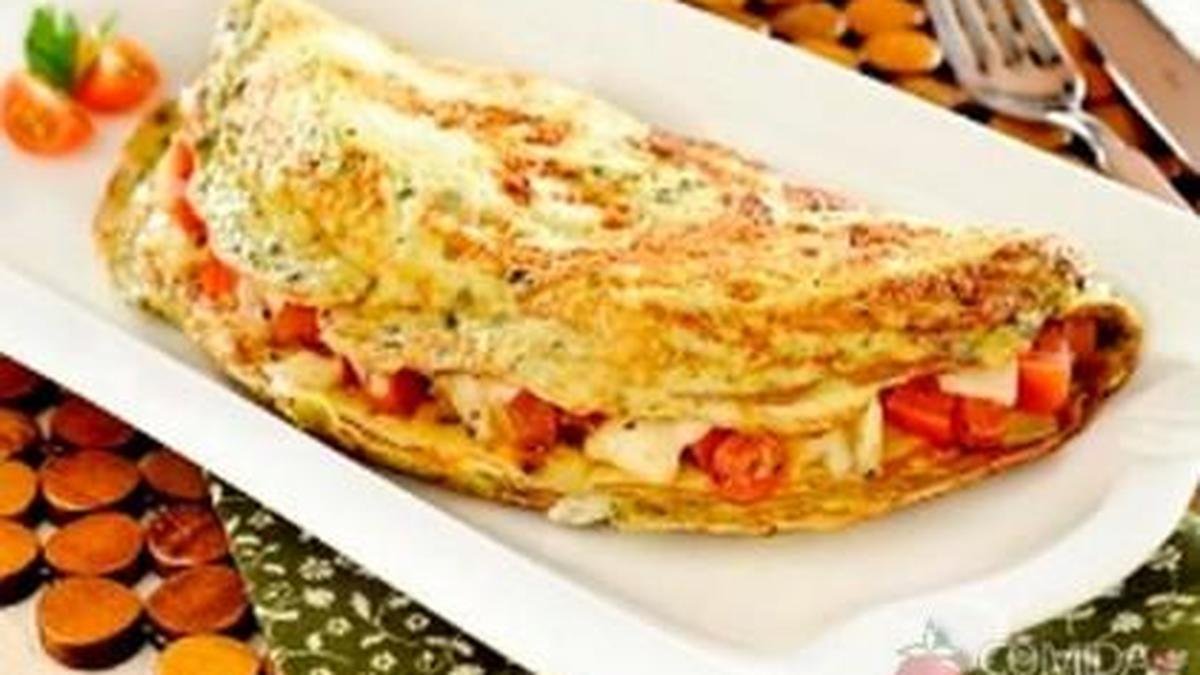 Omelete com Presunto, Mussarela, Tomate e Orégano