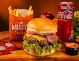 Burger 160gr + Batata + Coca Cola Lata