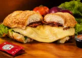 Burger Costelão Triplo Queijo 350g - Serve 2 Pessoas