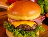 Burger de Picanha Cheddar e Bacon Crocante